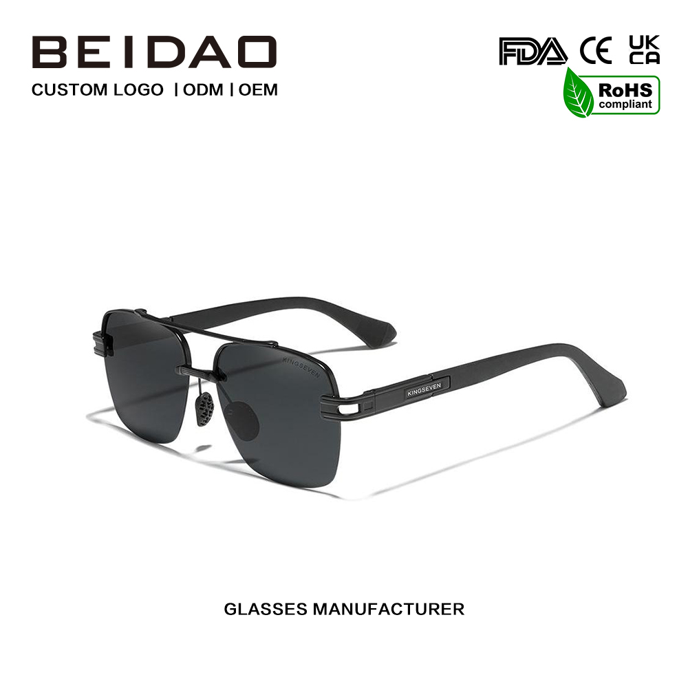 Spalvingi retro poliarizuoti akiniai nuo saulės